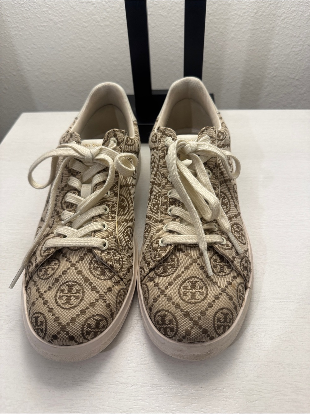 EUC ~ Tory Burch Beige/Brown Howell Logo Canvas Sneakers - Picture 2 of 9